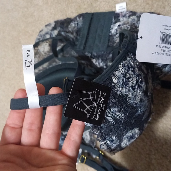 NWT Push Up Bra & Garter Belt ONLY 2 pc*** - Picture 6 of 8